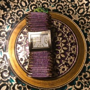 EUC Woman’s “Purple and Gold” Stretch Beaded Watch